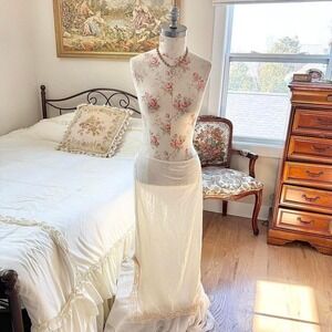 vintage cream lace skirt  70s ward small long ivory slip skirt